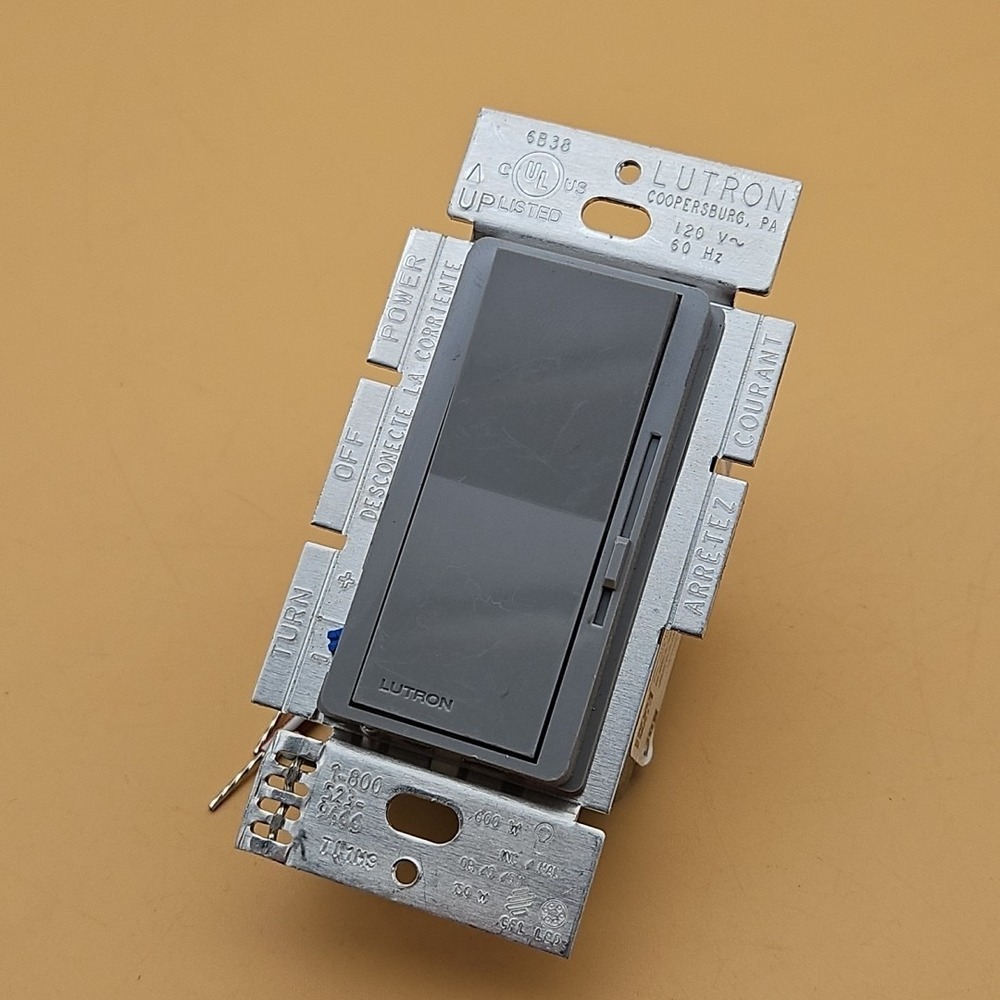 Lutron‎ DVCL-153P Diva Dimmer Dimmable Light Switch Used Gray